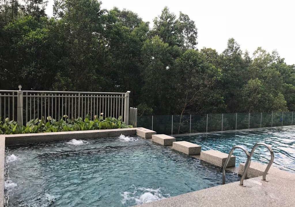 Skyloft Muslim Suite Johor Bahru Luaran gambar