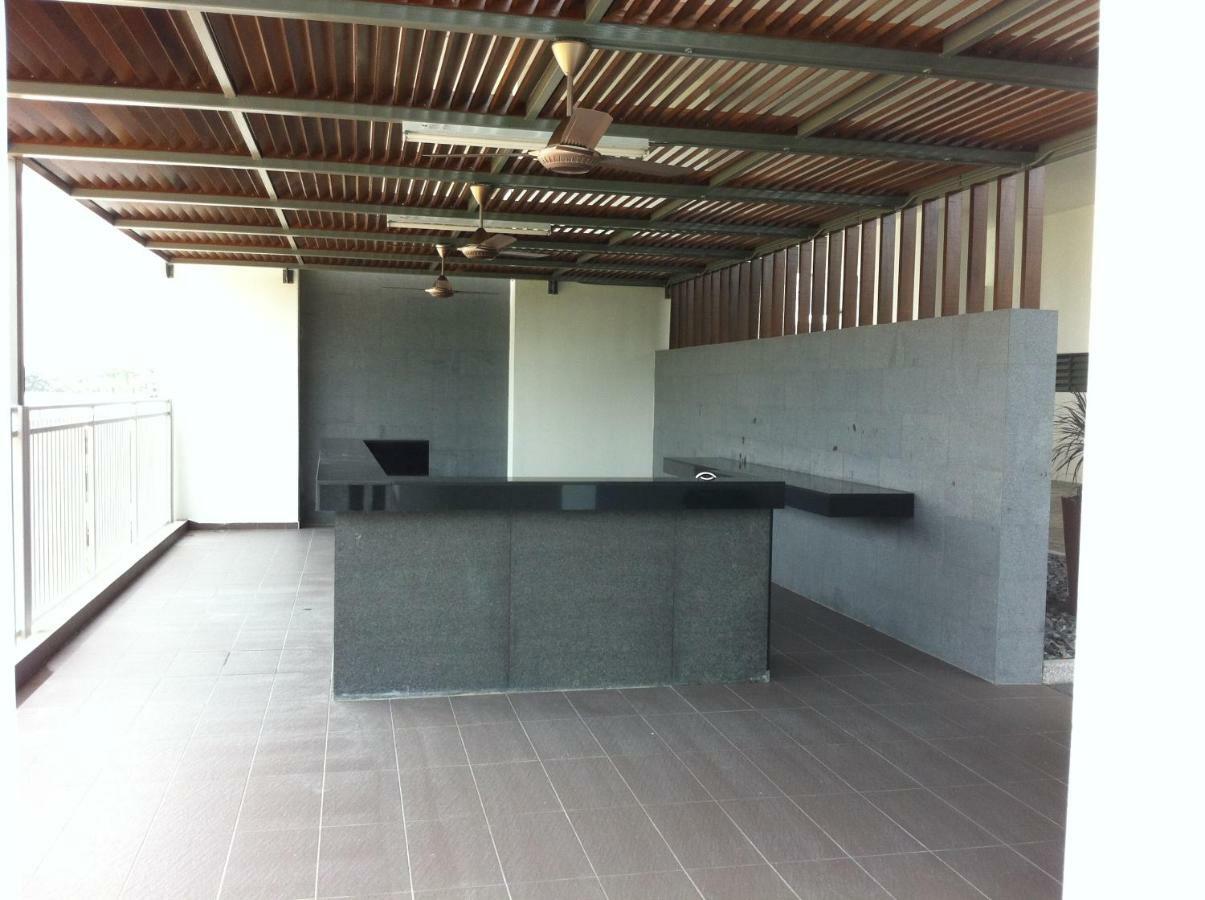 Skyloft Muslim Suite Johor Bahru Luaran gambar