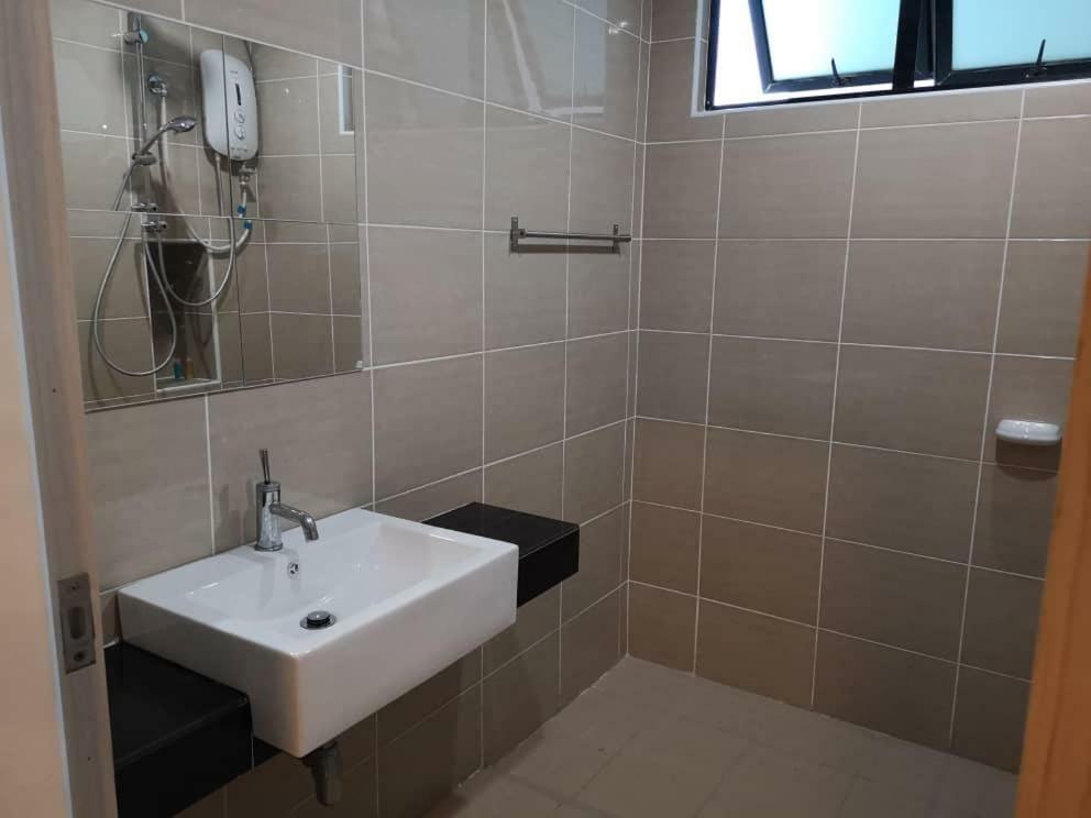Skyloft Muslim Suite Johor Bahru Luaran gambar